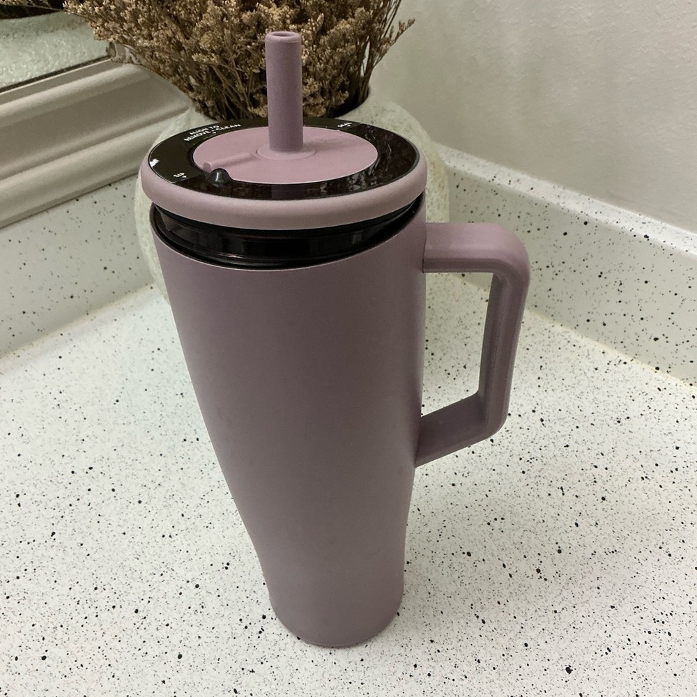 Lilac Dusk Era 40oz
Era 40oz
Lilac Dusk